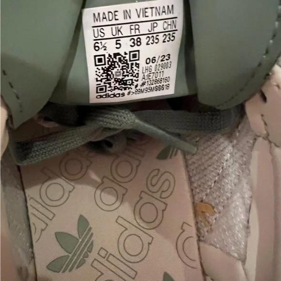 NWT Adidas Samba OG Originals Silver Green Sneakers Size Women’s 6.5 - Picture 15 of 15